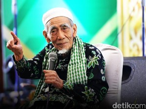 Warisan Mbah Moen untuk Megawati hingga AHY