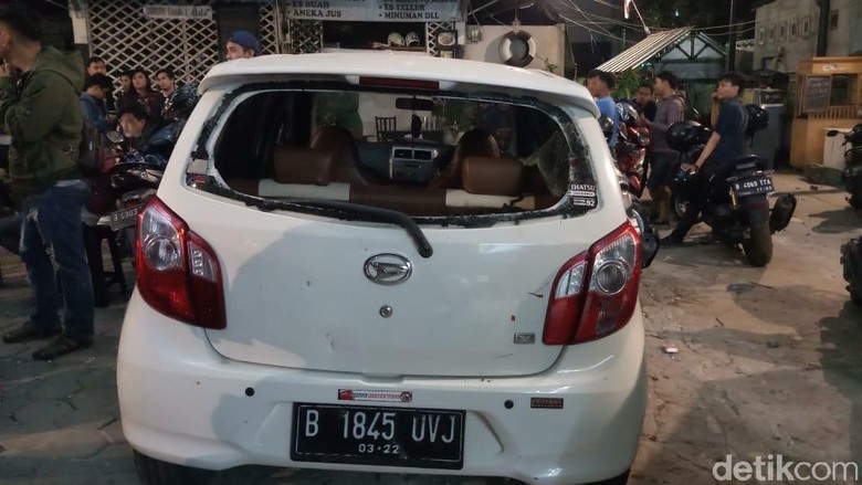 Ini Awal Mula Penyerangan Kafe Nobar PSM-Persija di Tebet Ini Awal Mula Penyerangan Kafe Nobar PSM-Persija di Tebet