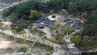 Nama kuil ini adalah Silleuksa. Silleuksa dianggap bersejarah karena dibangun oleh pendeta suci Wonhyo pada masa Raja Jinpyeong saat Dinasti Silla. (Yeoju.go.kr)