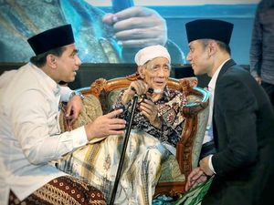 AHY Kenang Nasihat Mbah Moen: Terus Perjuangkan Masyarakat