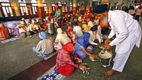 Langar atau dapur yang berada di Sikh Golden Temple, terkenal sebagai tempat yang selalu memberikan ratusan ribu makanan gratis ke semua orang tanpa dipungut biaya sepeser pun. Foto: Istimewa