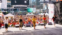 KJRI Toronto bersama komunitas Indonesia di Toronto sukses menggelar Indonesian Street Festival (ISF) pada Minggu (4/8) lalu. Acaranya meriah dan dihadiri ribuan orang Kanada. (dok. KJRI Toronto)