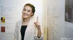 Terpesona dengan Senyuman Indah Mawar De Jongh