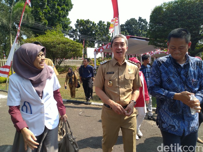 Wakil Walikota Bogor Dedie A Rachim mengatakan penggunaan kantong plastik berbahaya.