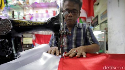 Berkah di Bulan Agustus, Penjahit Bendera Kebanjiran Order