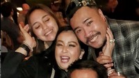 Sunan pun berang dan melaporkan Joe, pria yang diduga menghasut Salma untuk pindah agama serta kabur.