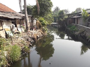 Satu Minggu Dibersihkan, 200 Ton Sampah Kali Bahagia Bekasi Terangkut
