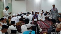 Bakda Zuhur, jenazah kiai karismatik itu akan disalatkan di Masjidil Haram kemudian dimakamkan di pemakaman Mala.