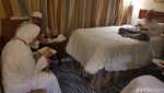 Momen Terakhir Elite PPP Cium Tangan Mbah Moen