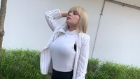 Kira-kira ada yang mau nggak sih beli bra Dinar Candy? Foto: Dok. Instagram/dinar_candy