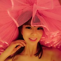 Selain cosplayer, Sayuri adalah seorang komedian yang sering tampil duo dengan sang suami Katsumi Taihei. Foto: Instagram @katsumisayuri_sayuri