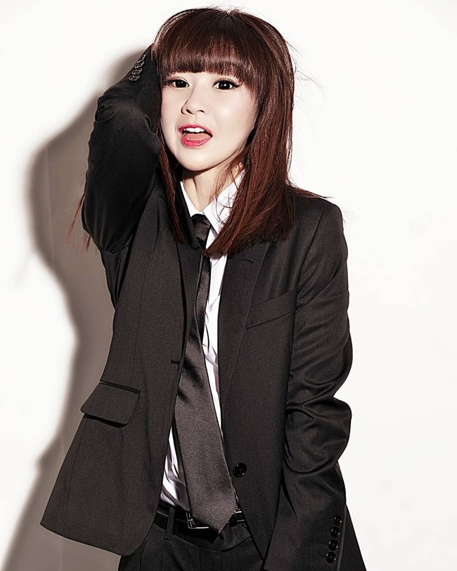 Dalam foto ini, penampilannya seperti seorang remaja, bukan? Foto: Instagram @katsumisayuri_sayuri