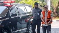 Kepala Bidang Perikanan Tangkap Dinas Kelautan dan Perikanan Provinsi Kepulauan Riau (Kepri) menjalani pemeriksaan di gedung KPK, Jakarta, Selasa (6/8/2019).