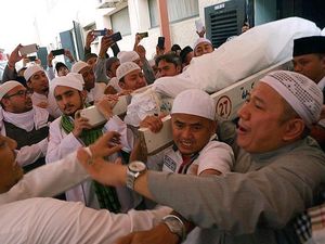 Putra Mbah Moen: Beliau Ingin Meninggal di Mekah Hari Selasa