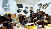 Bersama bengkelnya, Classic Car Interior, Hardi sapaan akrabnya mulai menerima order modifikasi dari kalangan artis dan influencer. 