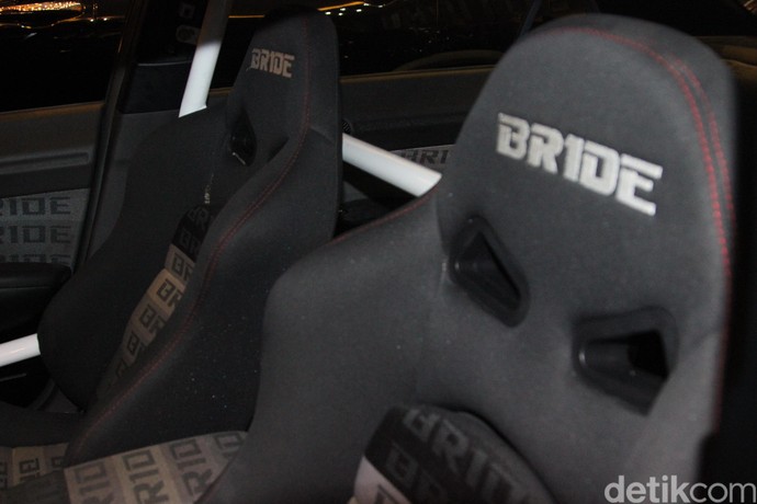 Rombak Honda Civic Lebih Gendut dan Berisi