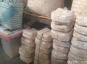 Jelang Idul Adha, Pedagang Besek di Garut Kebanjiran Order