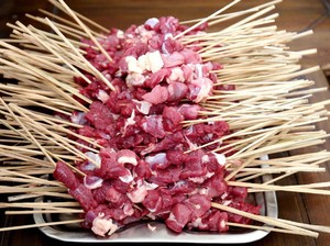 Ini Tips Menangani dan Bumbui Daging Sapi dan Kambing dari Chef
