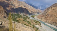 Desa Turtuk berada di Lembah Nubra dan dikelilingi Sungai Shyok. Dulunya, desa ini merupakan bagian dari Pakistan (BBC Travel)