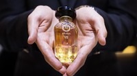 Di Jalan Sikkat Al Khali, traveler akan menemukan Perfume Souk alias pasar parfum. Botol-botol parfum yang cantik juga telah disediakan dalam berbagai ukuran, cocok juga buat oleh-oleh. (Visit Dubai)