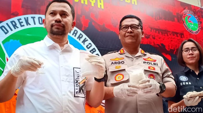 Polisi Masih Melengkapi Berkas Sabu Nunung yang Dikembalikan Jaksa Polisi Masih Melengkapi Berkas Sabu Nunung yang Dikembalikan Jaksa