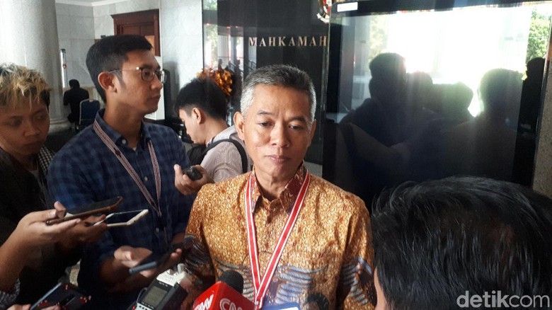KPU Bahas Parameter Pemabuk-Pezina yang Bakal Dilarang Maju Pilkada 2020 KPU Bahas Parameter Pemabuk-Pezina yang Bakal Dilarang Maju Pilkada 2020
