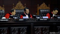 Sebelumnya, pada Selasa (6/8/2019) MK telah membacakan 76 putusan. Berdasarkan hasil putusan, sebanyak 10 gugatan dinyatakan ditolak, 39 tidak dapat diterima, 16 gugur, 8 ditarik, dan 3 gugatan diterima sebagian.