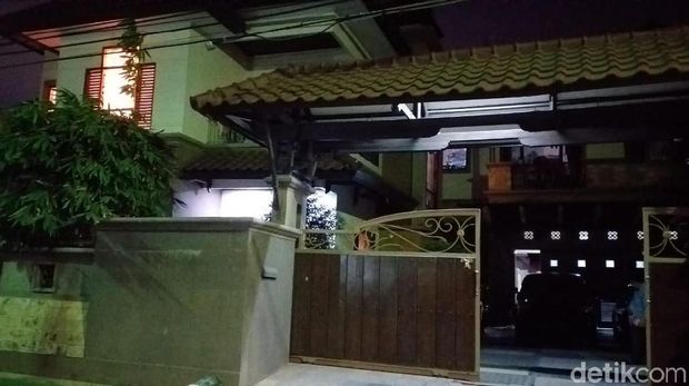 KPK Geledah Rumah Kadishub Jatim di Surabaya