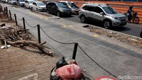 Salah satunya adalah proyek pelebaran Trotoar di kawasan Cikini Jakarta Pusat.