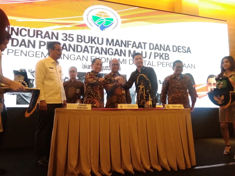 Kemendes PDTT dan Tokopedia Kerja Sama Kembangkan Ekonomi Desa Kemendes PDTT dan Tokopedia Kerja Sama Kembangkan Ekonomi Desa