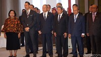 Yang menarik, hadir juga Komandan Kogasma Partai Demokrat (PD) Agus Harimurti Yudhoyono atau AHY.