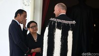 Presiden Joko Widodo (Jokowi) menerima surat kepercayaan Duta Besar Luar Biasa dan Berkuasa Penuh (LBBP) dari 12 negara sahabat di Istana Merdeka Jakarta, Rabu (07/08/2019).