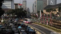 Ganjil genap di kawasan jalan tersebut berlaku pada Senin-Jumat, kecuali hari Sabtu dan libur nasional. Meskipun demikian, lalu lintas di kawasan tersebut tetap terpantau padat.