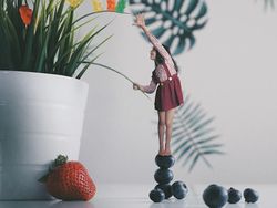 Kreatif! Foto Keluarga Bak Negeri Dongeng Pakai Photoshop