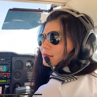 Melalui kerja keras dan ketekunan, Nguyen mampu mengatasi banyak perjuangan, termasuk hambatan bahasa dan tantangan dalam pendidikannya di negara asing. Pada 2017, Nguyen menjadi AOPA Distinguished Flight Instructor, setelah mengajar ratusan pilot dan mendapatkan sertifikat Pilot Maskapai Penerbangan. Foto: Twitter