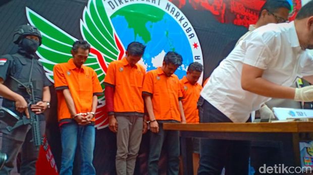 Polisi Terus Buru Bos Penyuplai Sabu ke Nunung