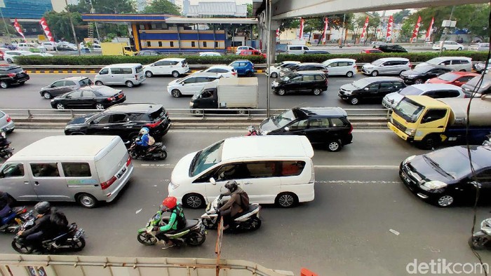 Sepekan terakhir permasalahan kualitas udara di Ibu Kota menjadi sorotan karena berdasarkan data AirVisual Jakarta beberapa kali menduduki indeks kualitas udara terburuk dunia. Kita susuri yuk, apa saja penyebabnya?