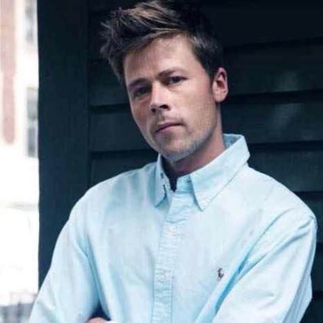 Selama dua tahun terakhir, Nathan telah menjalani karier sampingan dengan bertemu dan menyapa orang-orang sebagai superstar Hollywood. Dia telah diundang ke berbagai acara termasuk peluncuran klub malam pesepakbola Rio Ferdinand di Manchester, pemutaran perdana film dan pesta selebritas. Nathan juga melakukan beberapa pekerjaan TV. Foto: Facebook