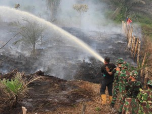 Karhutla di Aceh Barat Padam, Heli Water Bombing Digeser ke Riau