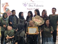 Mengenal Dea Valencia, Pengusaha Batik yang 50% Karyawannya Disabilitas