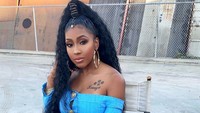 Yung Miami dikenal sebagai anggota City Girls yakni dua rapper yang tengah naik daun. Dok. Instagram/yungmiami305