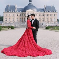 Pada Oktober 2018, Carmen dan Jeffrey mengadakan prewedding di negara yang berbeda lagi. Keduanya melangsungkan pemotretan prewedding di Chateau de Vaux-le-Vicomte, Prancis. Foto: Instagram