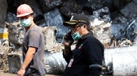 Pantauan detikcom, tim DLH DKI Jakarta, yang dipimpin Kadis DLH Andono Warih, tiba di PT Mahkota Indonesia, Jakarta Timur, pukul 09.30 WIB, Kamis (8/8/2019).