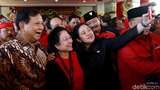 3 Momen Selfie Bareng Prabowo, Puan, dan Megawati