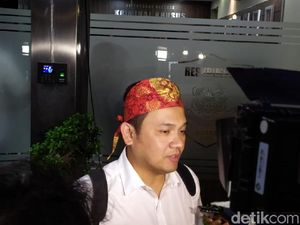 Laporkan IG Hotman Paris, Farhat Abbas: Nggak Balas Dendam!