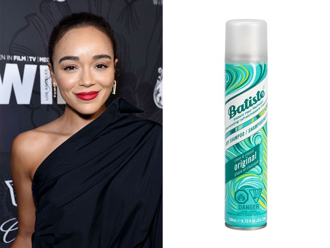 Produk drugstore favorit dari aktris Inggris, Ashley Madekwe adalah Batiste Dry Shampoo seharga Rp 81 ribu. Produk ini berguna untuk mengatasi rambut lepek serta memberikan aroma harum. Foto: dok. Getty Images, Ist