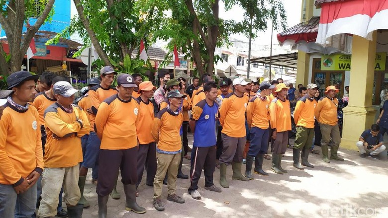 Pasukan Oranye Banda Aceh Curhat Soal Warga yang Tak Sadar Buang Sampah Pasukan Oranye Banda Aceh Curhat Soal Warga yang Tak Sadar Buang Sampah