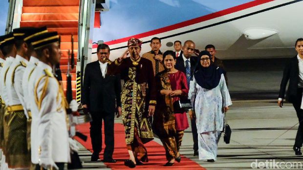 Presiden Jokowi tiba di Kuala Lumpur, Malaysia, Kamis (8/8/2019)