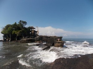 Semoga Tidak Ada Lagi, Turis Cebok di Tempat Suci Bali