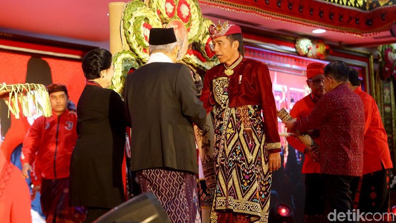 Gayung Bersambut Jokowi-Mega Soal Menteri Terbanyak Gayung Bersambut Jokowi-Mega Soal Menteri Terbanyak